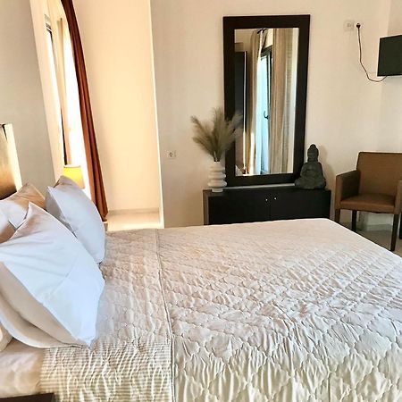 Delight House'S Hotel Afytos Buitenkant foto